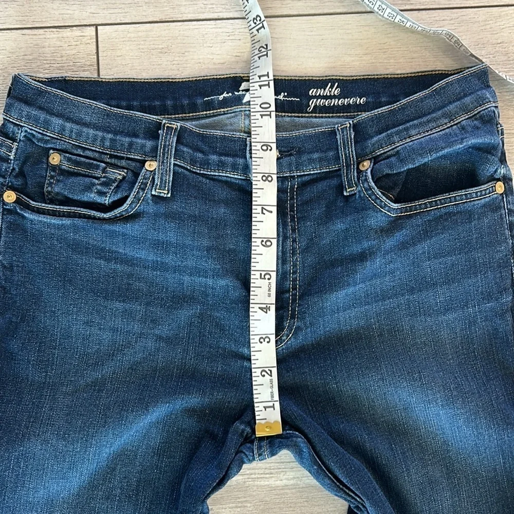 7FAMK Ankle Gwenevere size 31 jeans